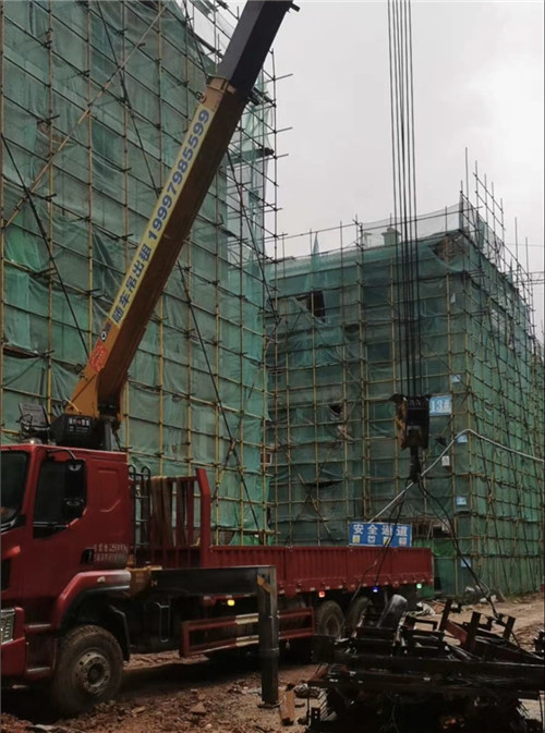 合江县“慢工细活”—— 吊车的 “微动控制” 技术